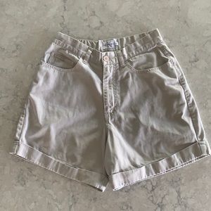 Calvin Klein Vintage shorts Khaki size 6